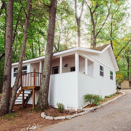 Arbutus Lake 3 Bedroom Cottage Τράβερς Σίτι Εξωτερικό φωτογραφία