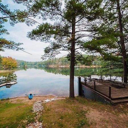 Arbutus Lake 3 Bedroom Cottage Τράβερς Σίτι Εξωτερικό φωτογραφία