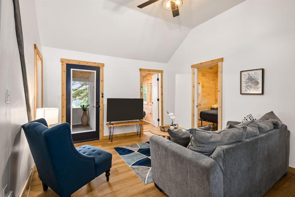 Arbutus Lake 3 Bedroom Cottage Τράβερς Σίτι Εξωτερικό φωτογραφία