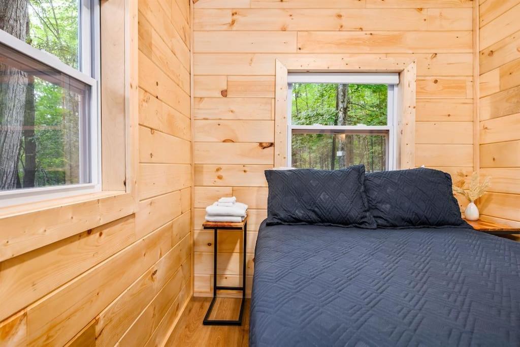Arbutus Lake 3 Bedroom Cottage Τράβερς Σίτι Εξωτερικό φωτογραφία