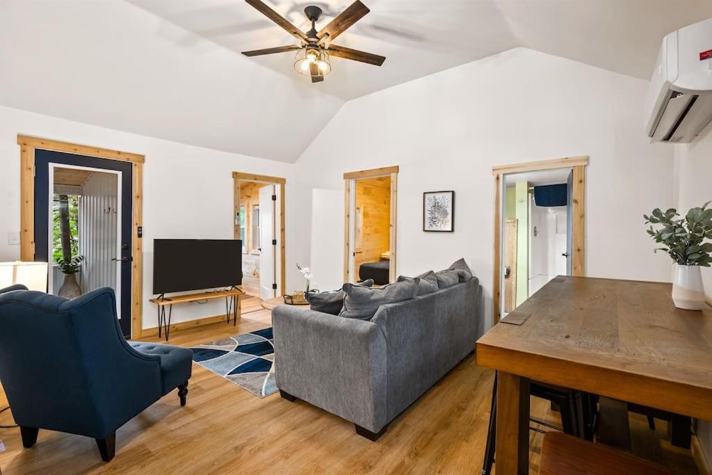 Arbutus Lake 3 Bedroom Cottage Τράβερς Σίτι Εξωτερικό φωτογραφία