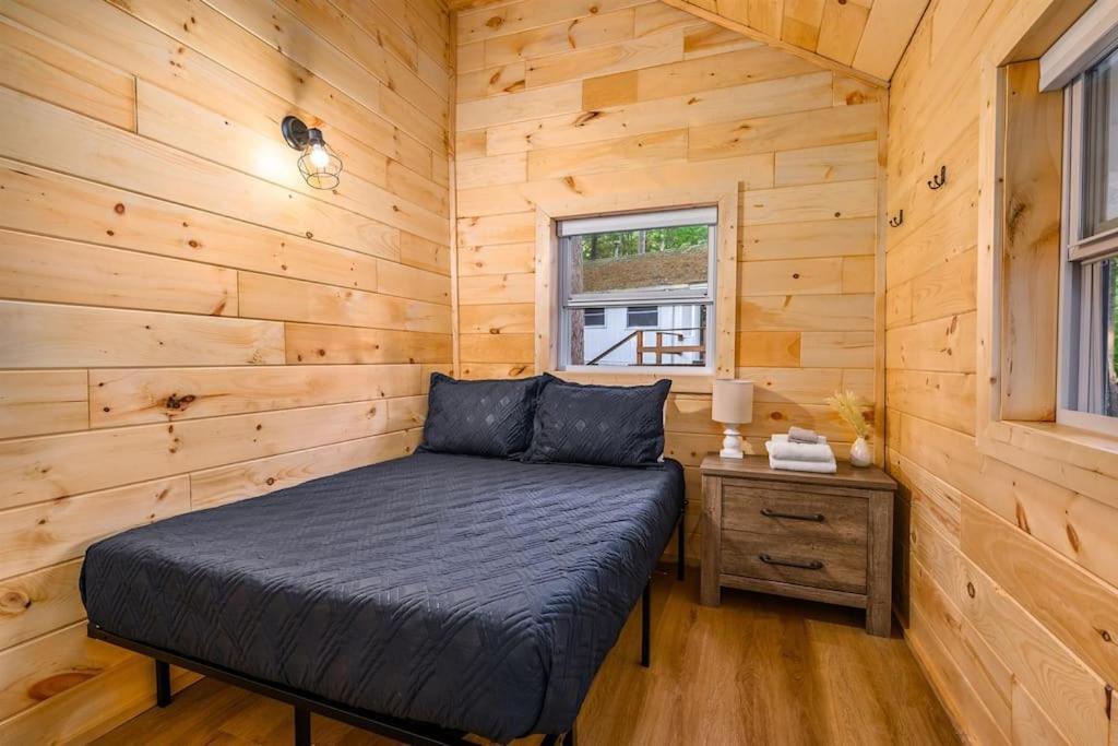 Arbutus Lake 3 Bedroom Cottage Τράβερς Σίτι Εξωτερικό φωτογραφία