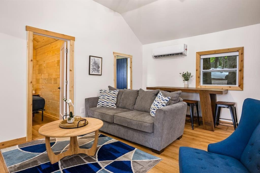 Arbutus Lake 3 Bedroom Cottage Τράβερς Σίτι Εξωτερικό φωτογραφία