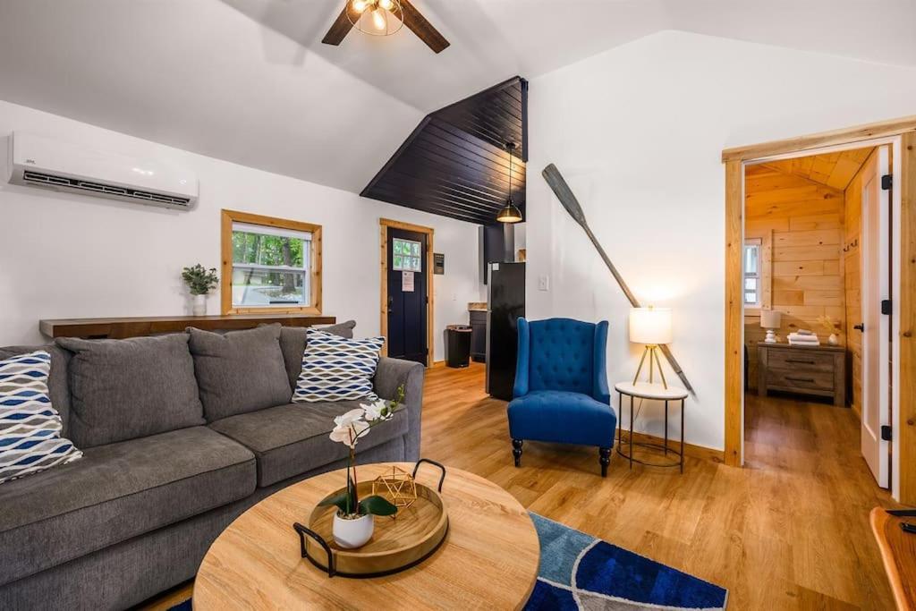 Arbutus Lake 3 Bedroom Cottage Τράβερς Σίτι Εξωτερικό φωτογραφία